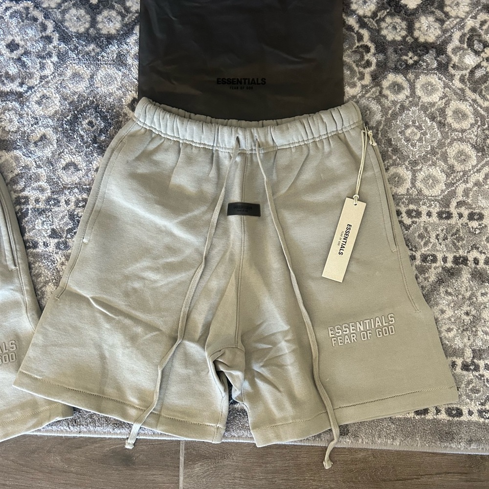 Essentials Fear of God Gray Shorts
